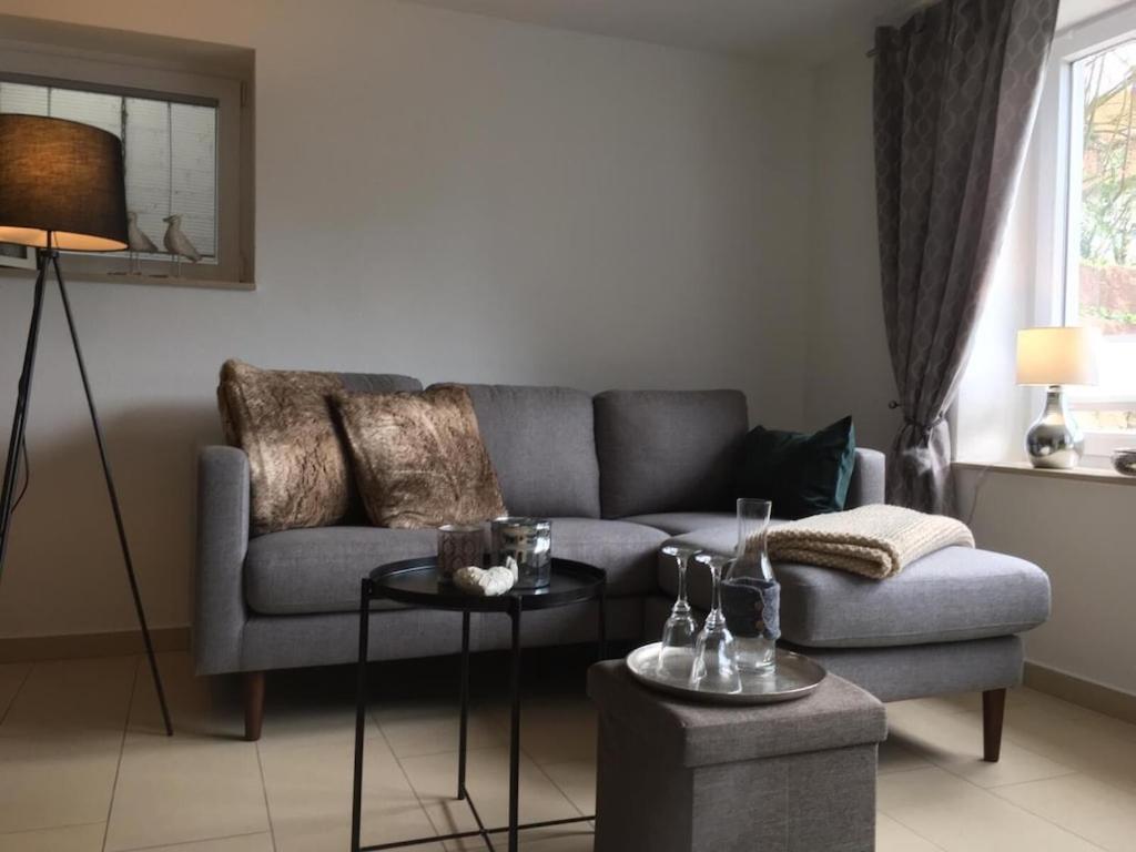Schoene Ferienwohnung 2,5 Zimmer In Stadtnaehe Mit Eigenem Hofgarten Balingen Ngoại thất bức ảnh