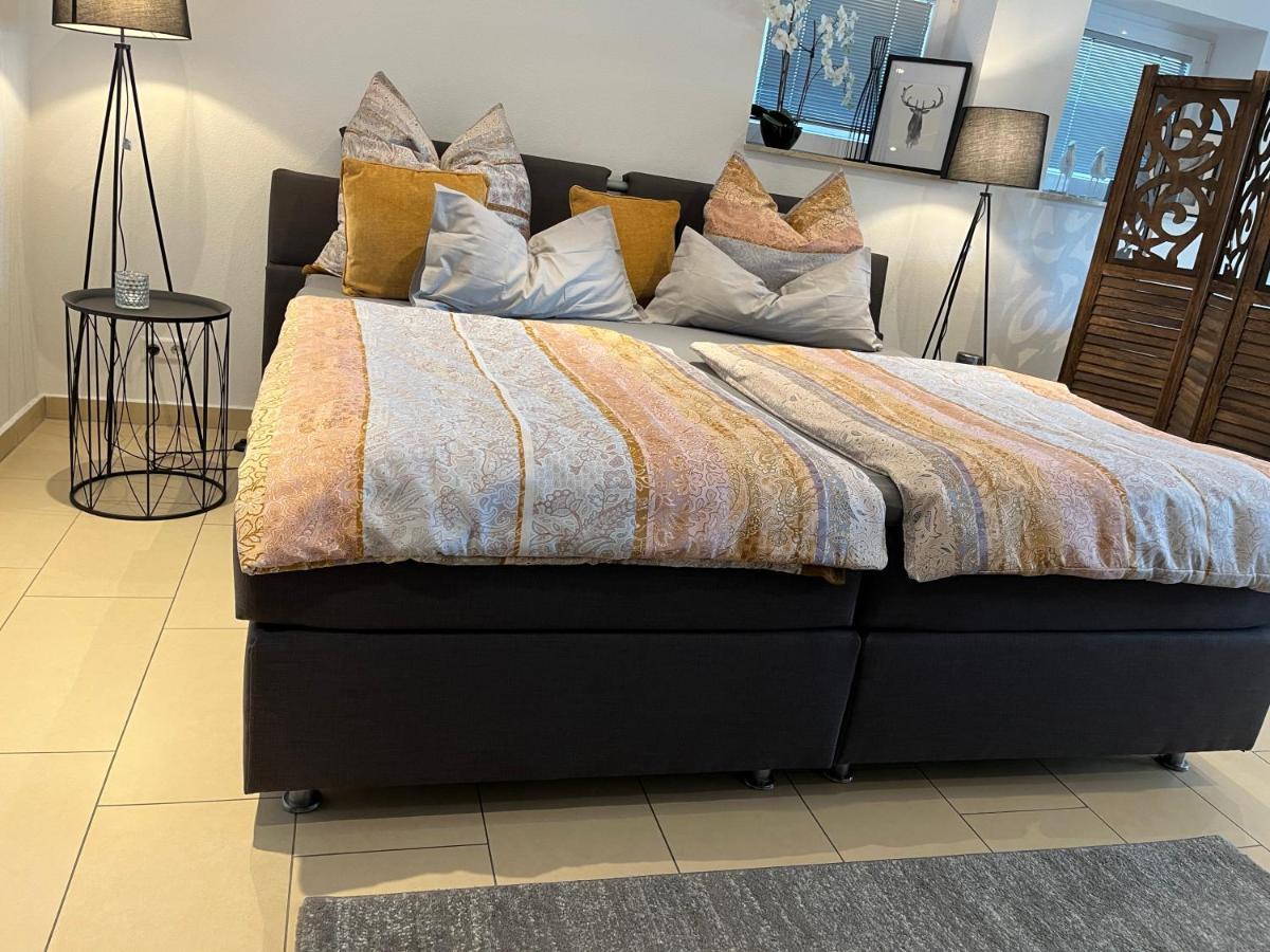 Schoene Ferienwohnung 2,5 Zimmer In Stadtnaehe Mit Eigenem Hofgarten Balingen Ngoại thất bức ảnh