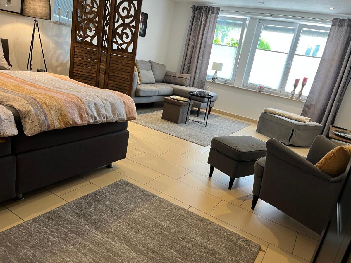 Schoene Ferienwohnung 2,5 Zimmer In Stadtnaehe Mit Eigenem Hofgarten Balingen Ngoại thất bức ảnh