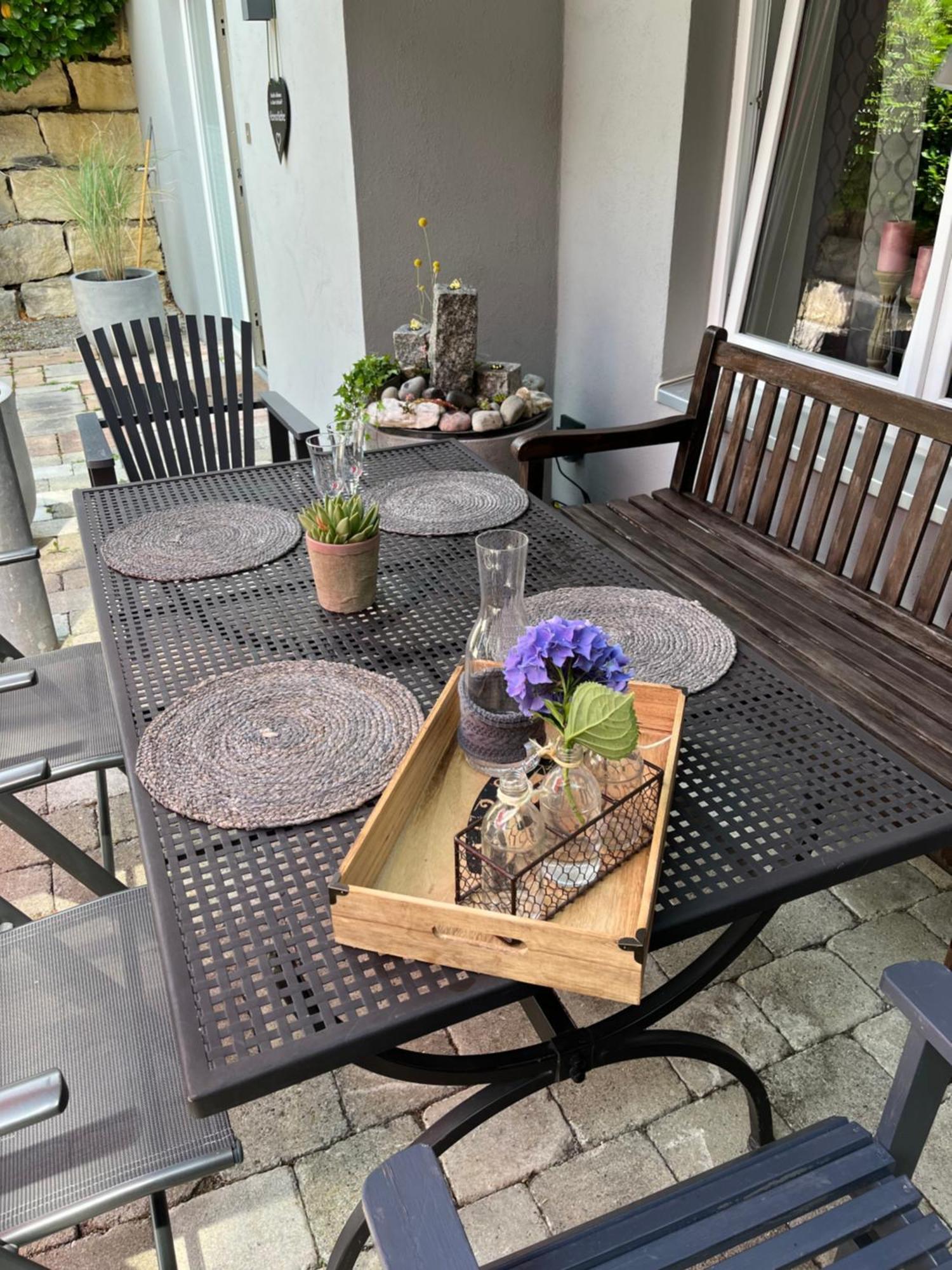 Schoene Ferienwohnung 2,5 Zimmer In Stadtnaehe Mit Eigenem Hofgarten Balingen Ngoại thất bức ảnh
